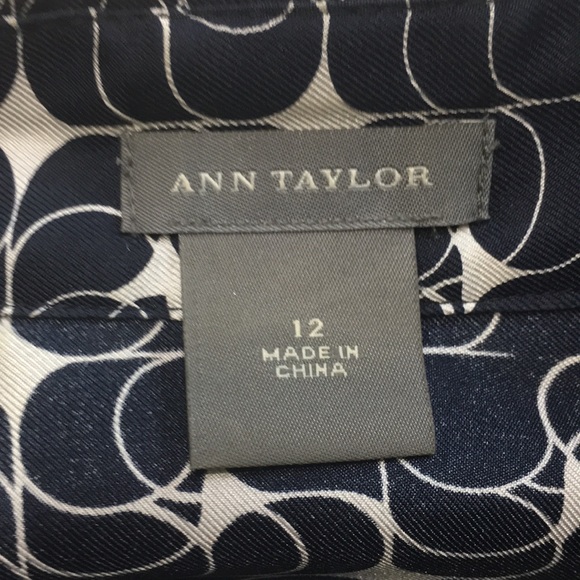 ANN Taylor Ladies Blouse navy and white SILK - Picture 3 of 6